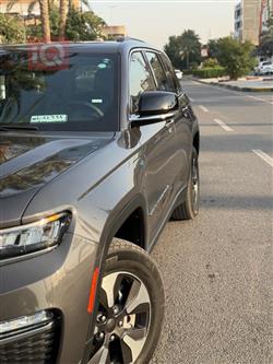 جیپ گراند شیرۆکی